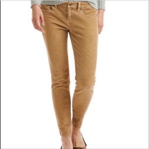 Vineyard Vines Women’s Tan corduroys Sz 4